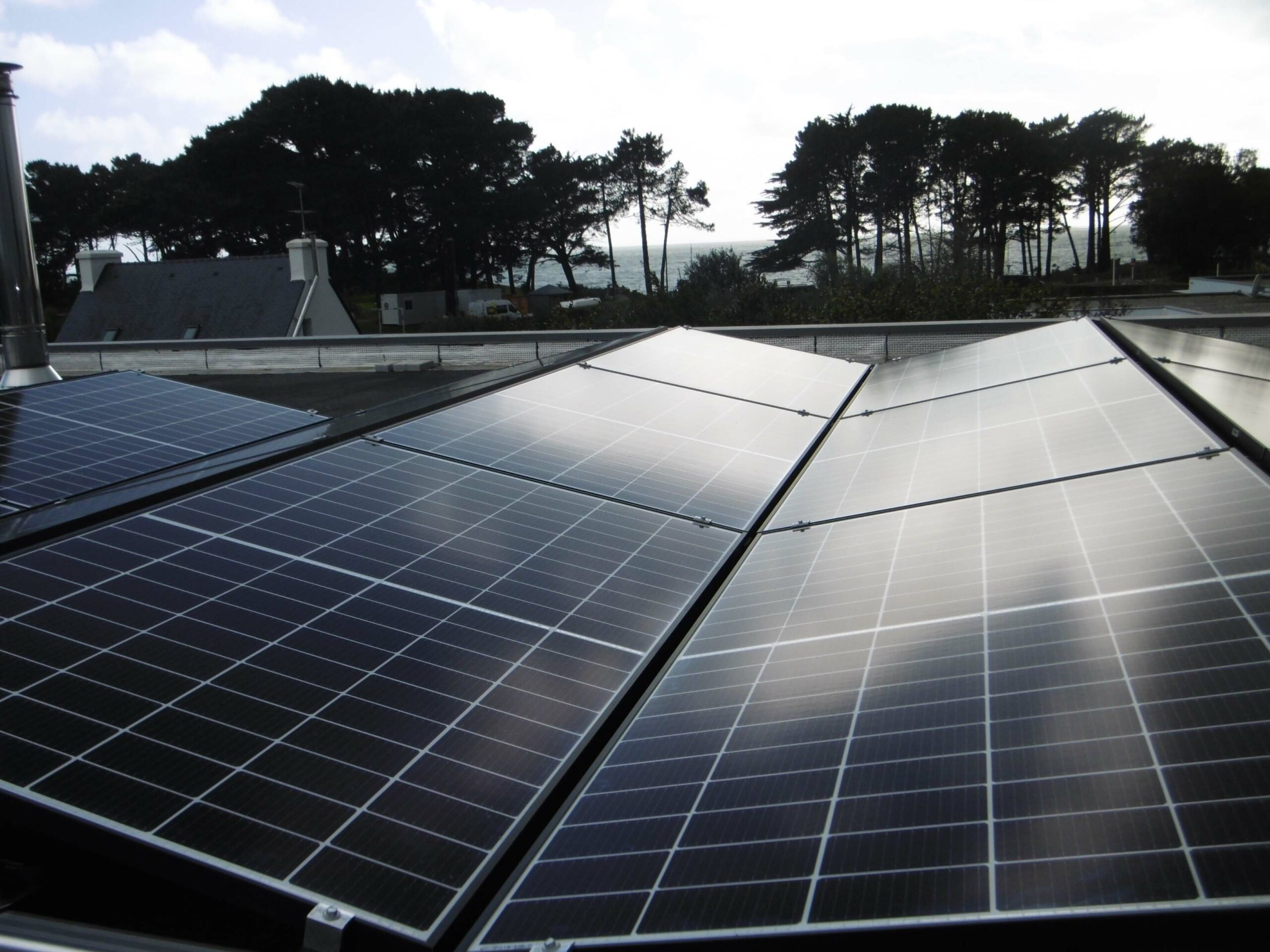 BBS installateur solaire a réalisé ce chantier d'une puissance de 14Kw pour de l'autoconsommation d'énergie à Bénodet.