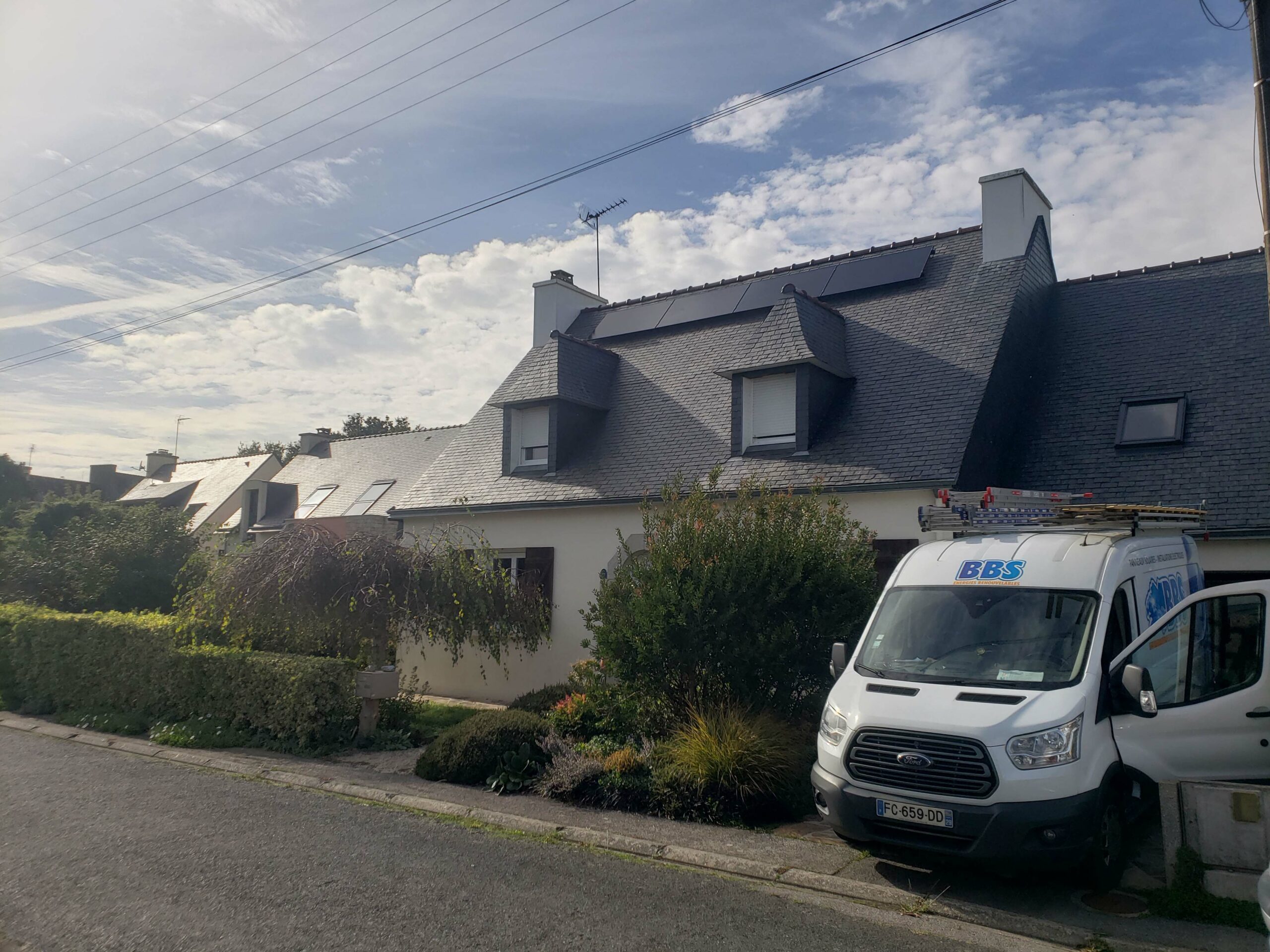 BBS installateur solaire a réalisé ce chantier d'une puissance de 3 Kw pour de l'autoconsommation a Plonéour-Lanvern.